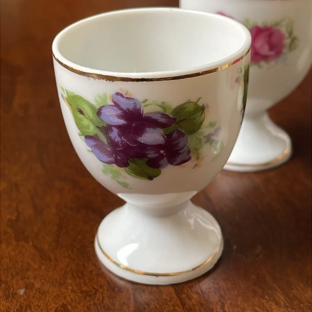 Set of 4 vintage porcelain egg cup holders roses and violets pattern - Picture 3 of 7